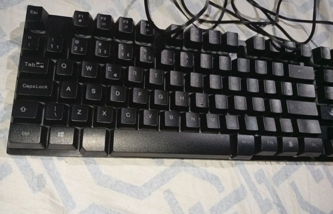 Teclado gamer 64253348053121122