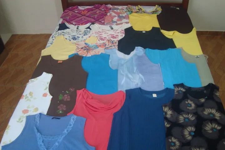VENDO BLUSAS E CAMISAS FEMININAS  A PARTIR DE R$ 20,00