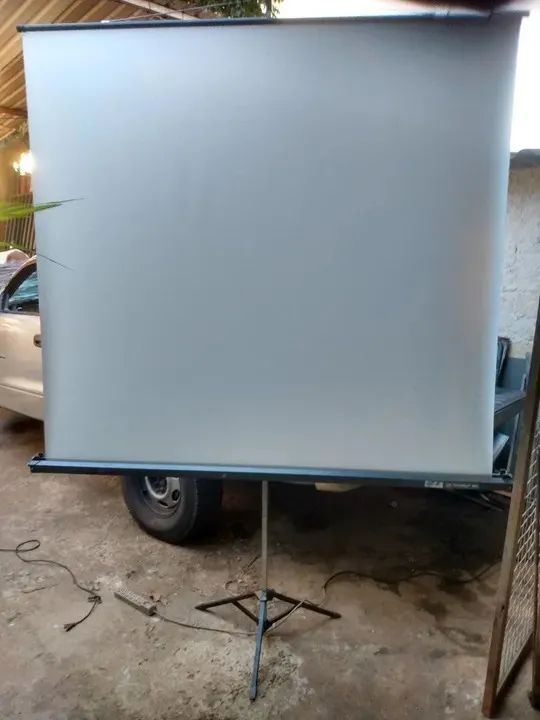 tela projeção com tripe 1,80x1,80 / retirar vila formosa