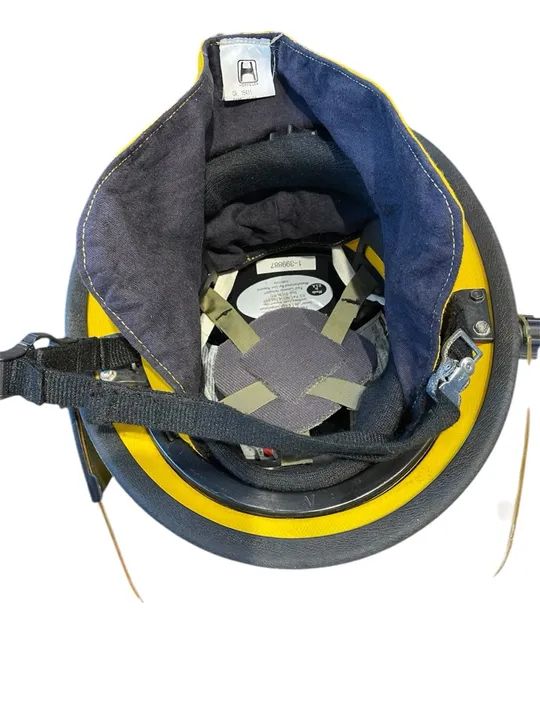 Capacete de Bombeiro Hercules usado - Foto 3