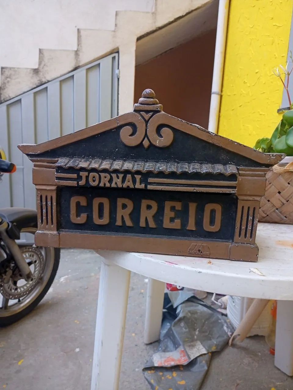 Jornal e Correio - Decoração Externa
