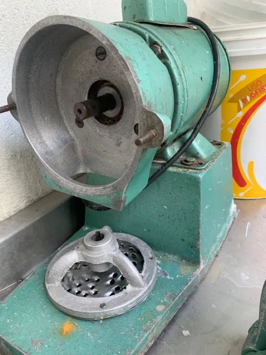 Vende-se Ralador de Côco