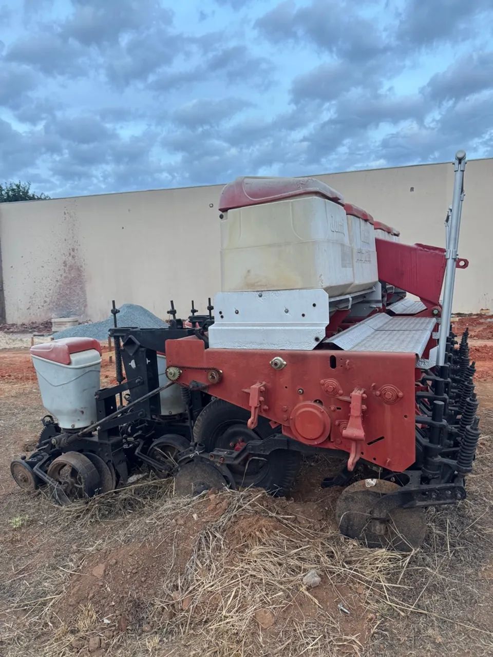 Plantadeira 8 linhas Jumil pantográfica 2880 - Foto 6