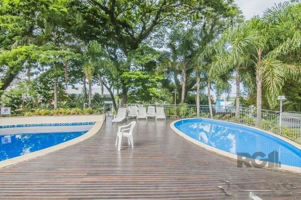 Apartamento com 2 dormitórios sendo 1 suíte, living 2 ambientes com sacada, banheiro socia - Foto 4