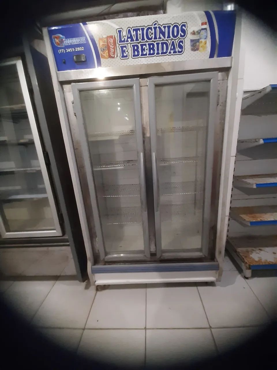 Geladeira Expositora para Laticínios e Bebidas