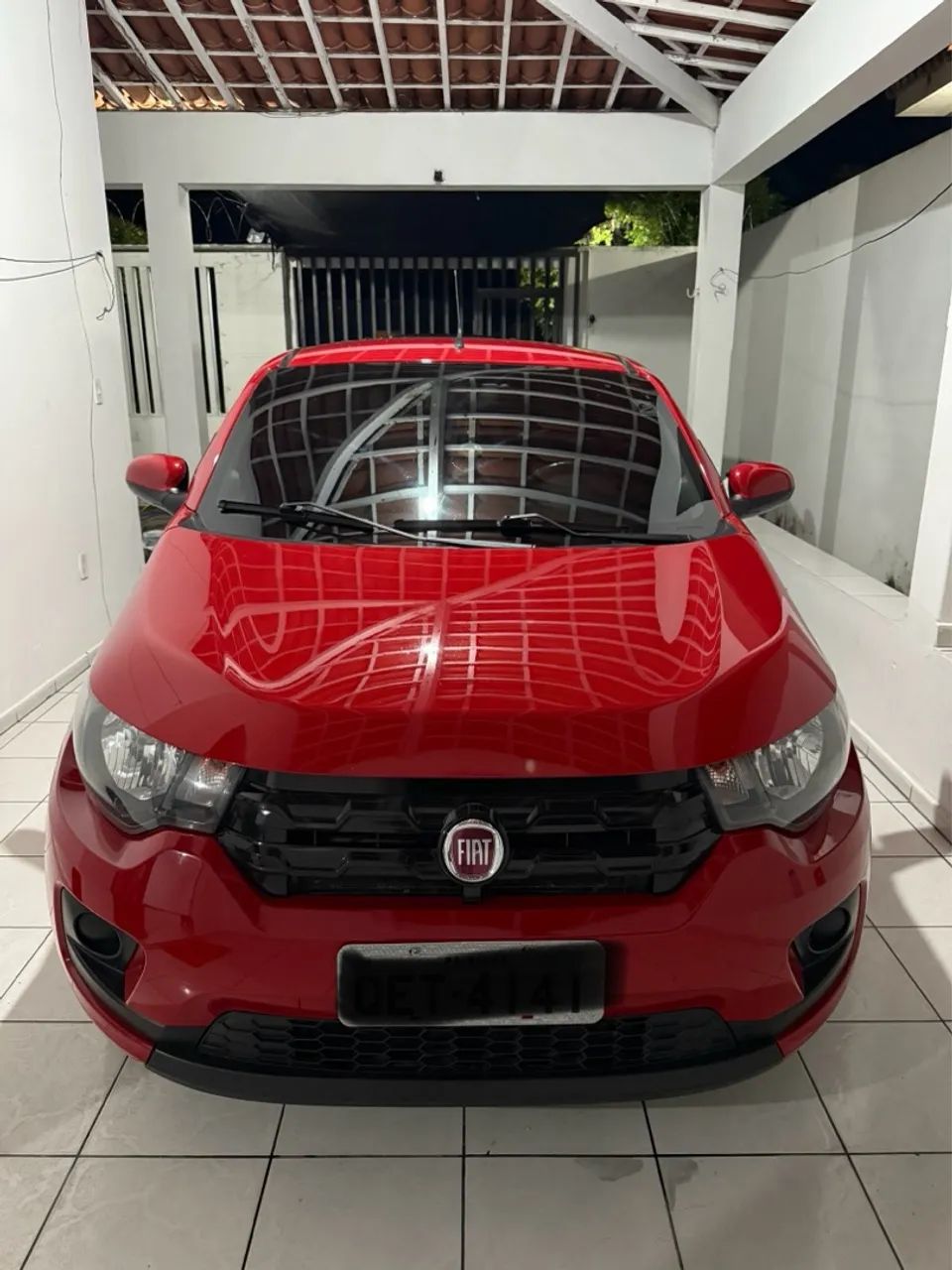 Carro para exigentes, única dona e sem detalhes.