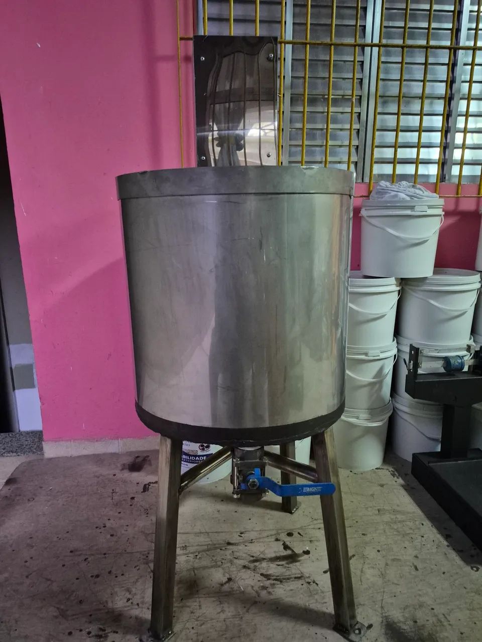 Máquina para fabricação de tintas 