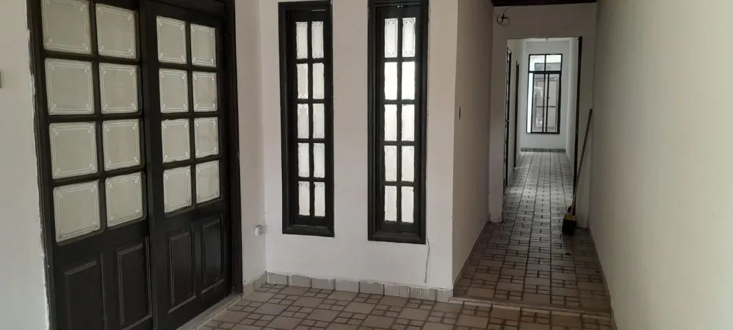 Casa 4 suítes, quintal, garagem, para residências ou empresas 