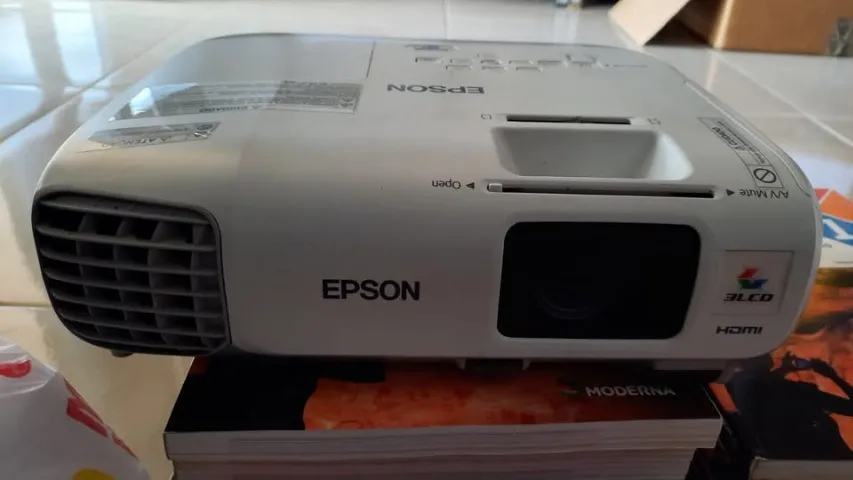 Data Show Epson S27 (2700 Lumens) na Bahia