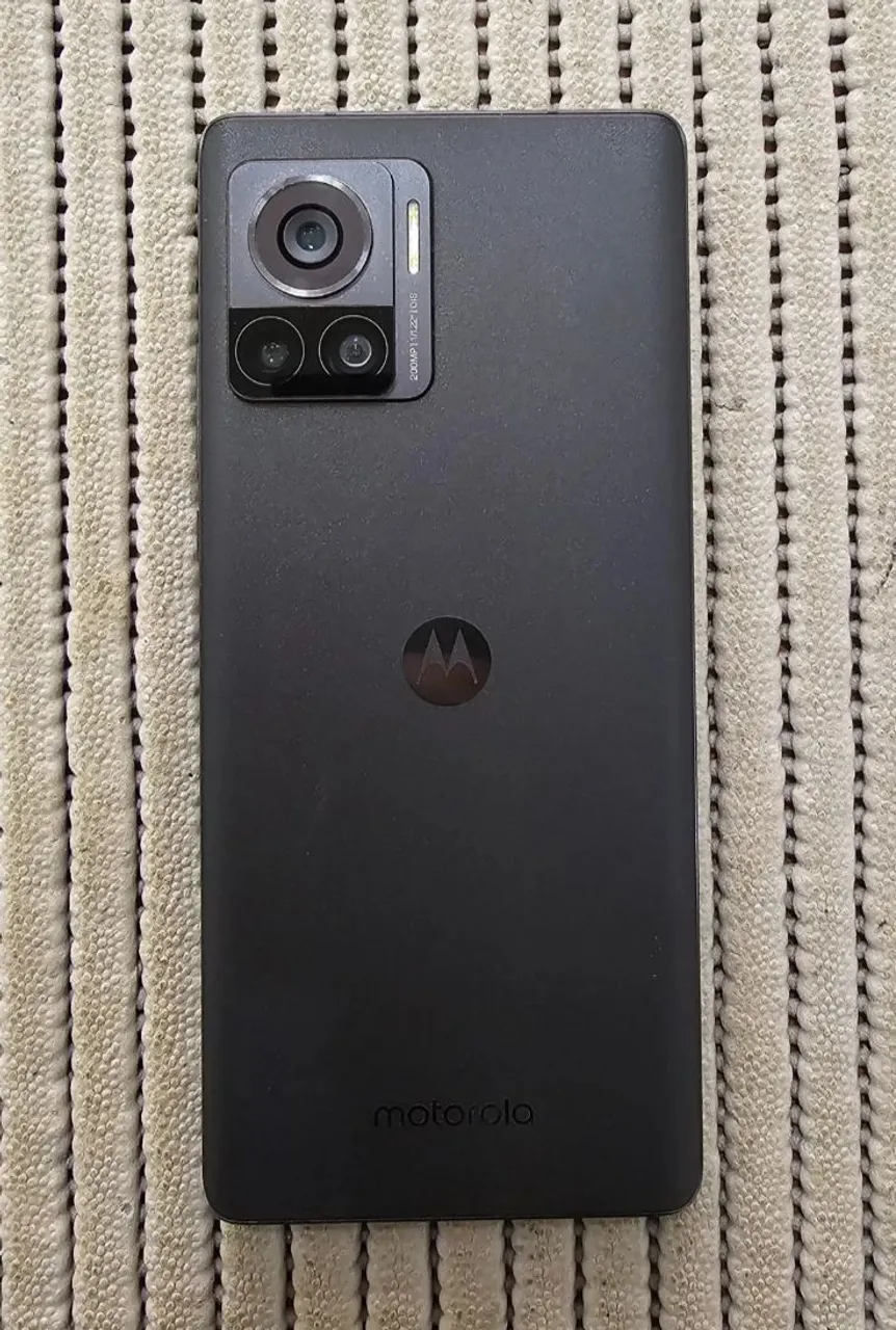 Motorola Edge 30 ultra 24GB RAM + 144Hz