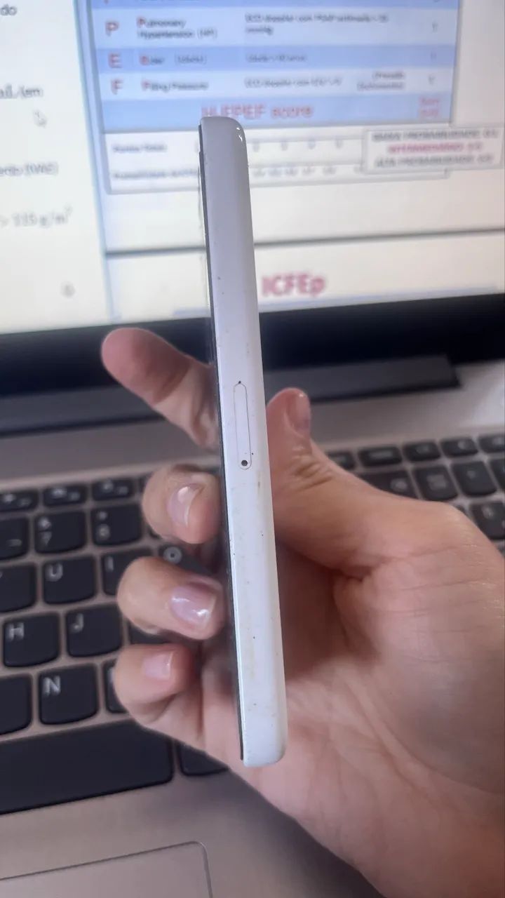 iPhone 5c tela quebrada  - Foto 3