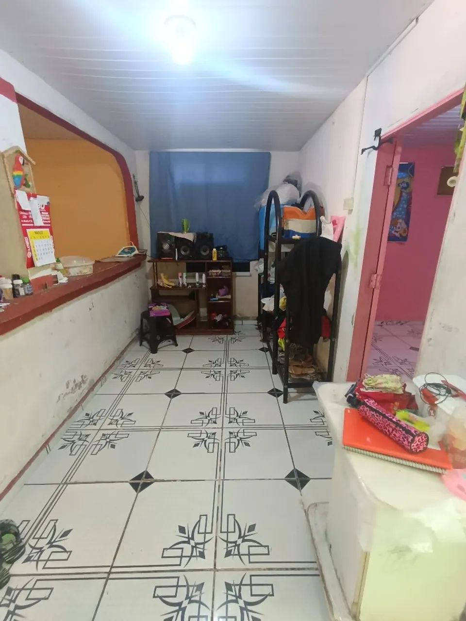 //Casa com 2 Qrts - quintal e garagem - Vila da Prata 