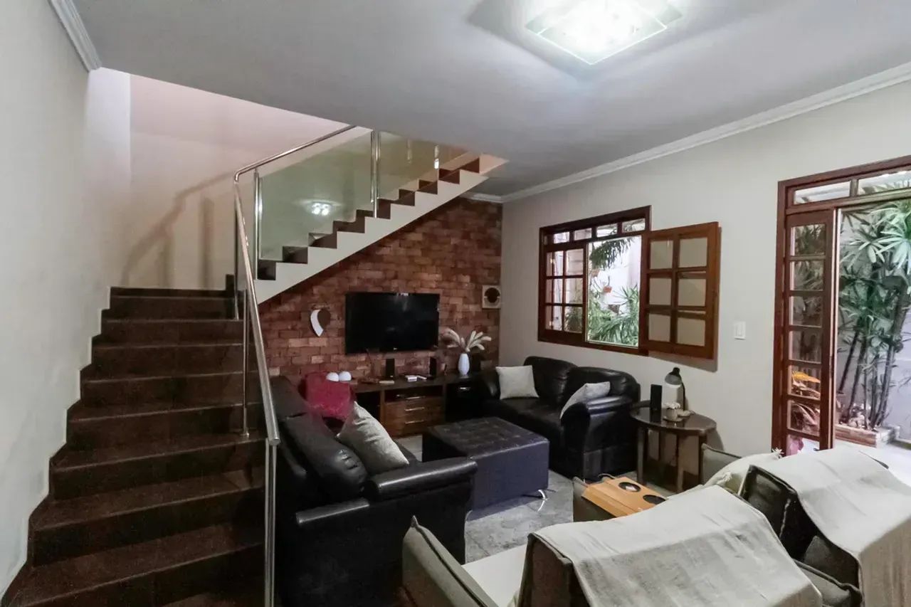Casa Ampla e Pronta para Morar | 220 m² | 3 Quartos | Suíte | 3 Vagas - Foto 3
