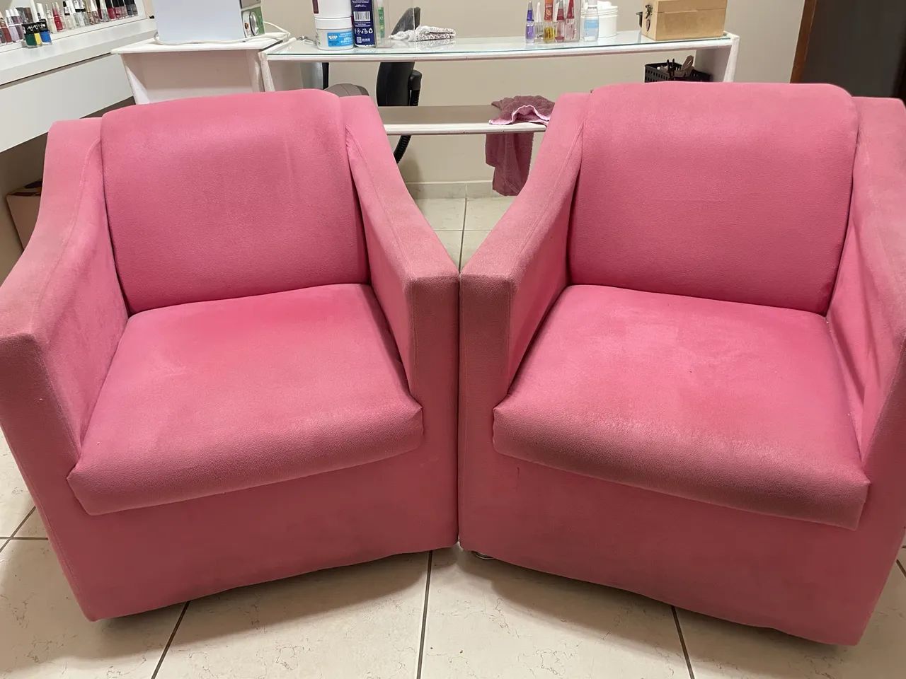 2 Poltronas Rosa Usadas - Em Bom Estado