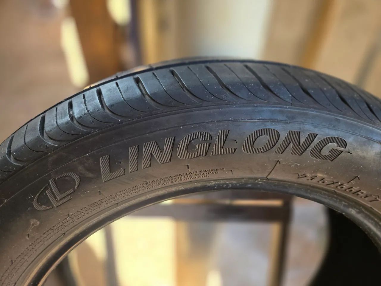 PNEU  255 / 55 R17  - Foto 4