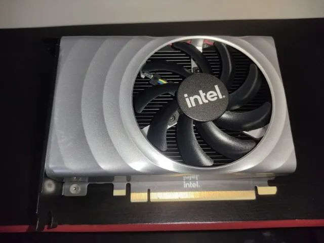 Placa de video Intel Arc A380 - Foto 4