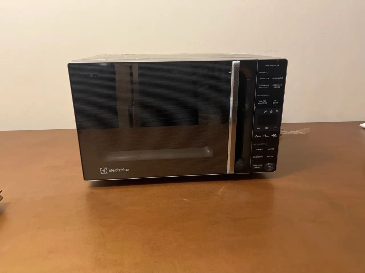 Micro-ondas Electrolux ME23S 23L 220V