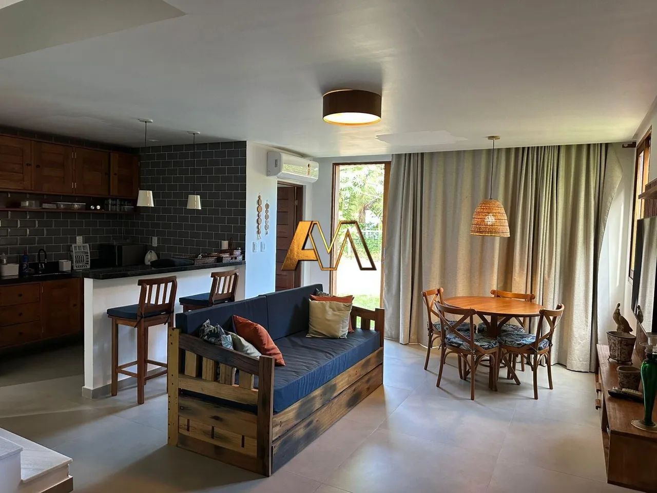 APTO TRIPLEX COM 2 SUITES EM BARRA GRANDE