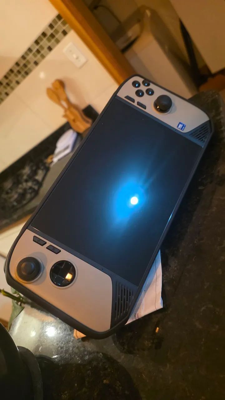 MSI Claw 8 AI+ - Foto 3
