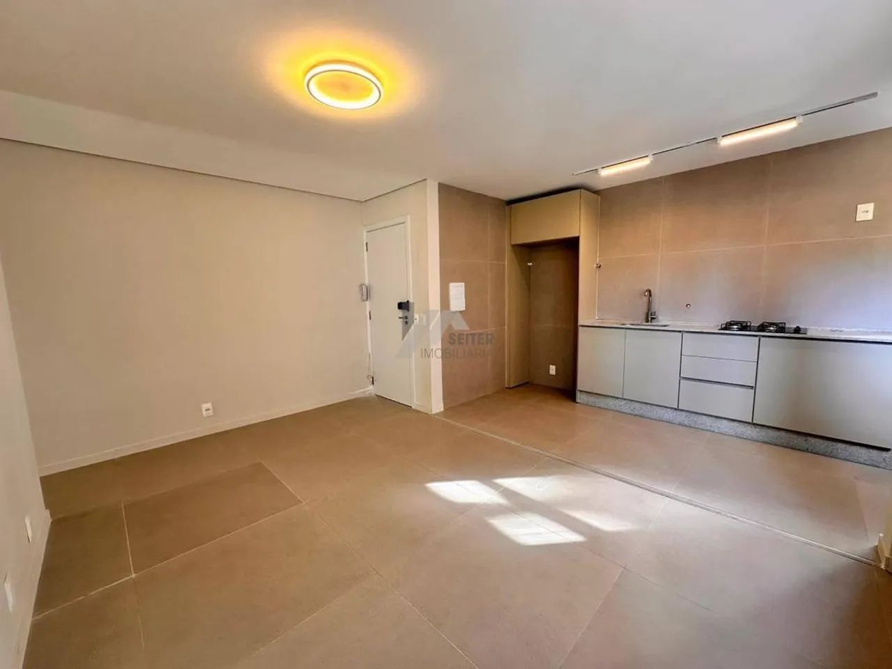 Apartamento a venda com 2 quartos Centro Florianópolis