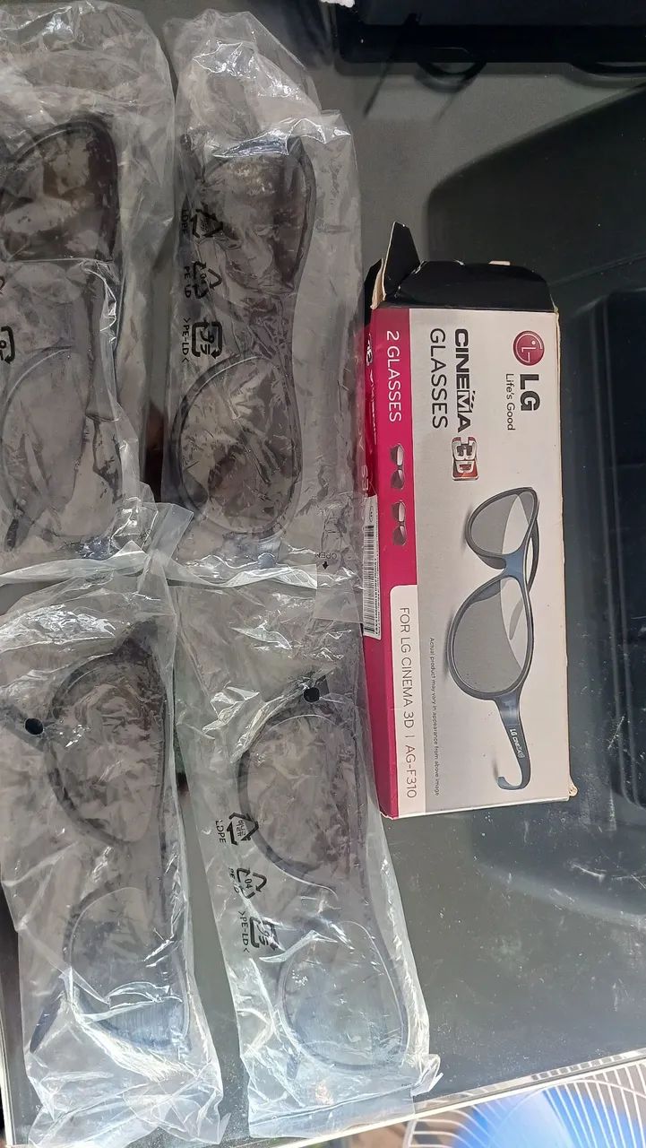 Este é um kit com 4 óculos 3D - Foto 2