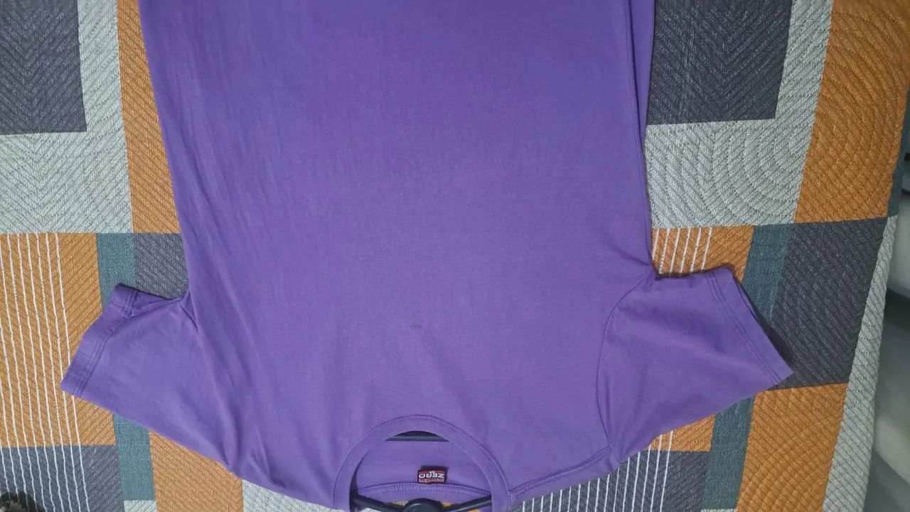Camisa lilás tamanho M em perfeito estado - Foto 5