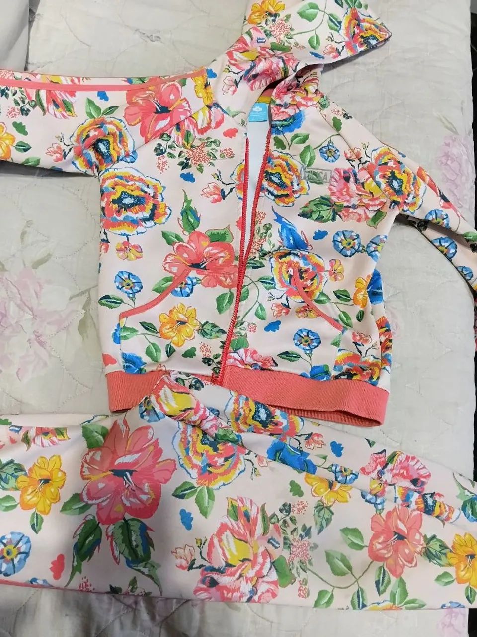 Lote roupa infantil de marca..ótimo estado.