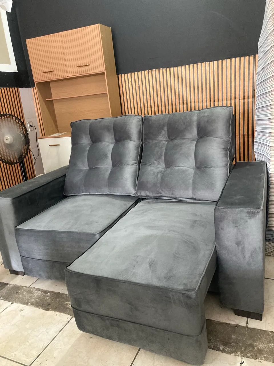 SOFÁ RETRÁTIL PARA VENDER LOGO