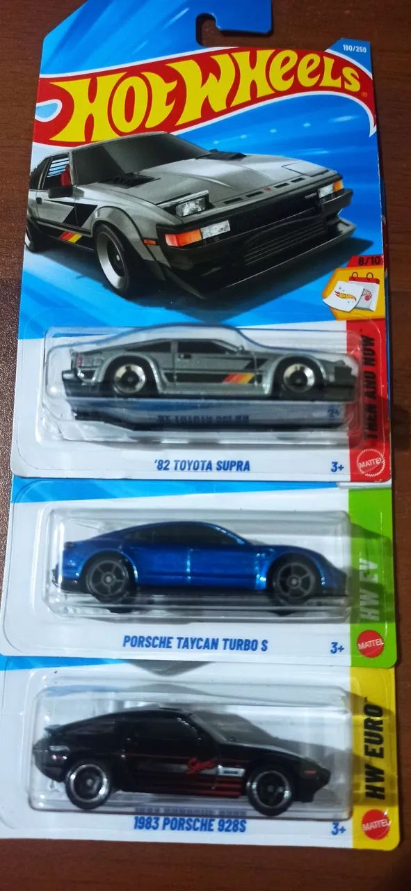 Hot Wheels Porsche e Toyota Supra