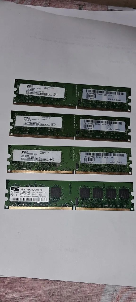 4 pentes de memória 1gb PC2-5300u 2rx8 - Foto 2