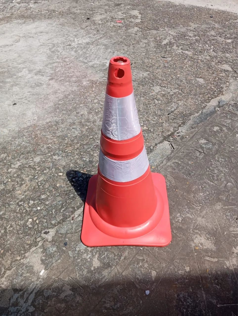Cone de trânsito 