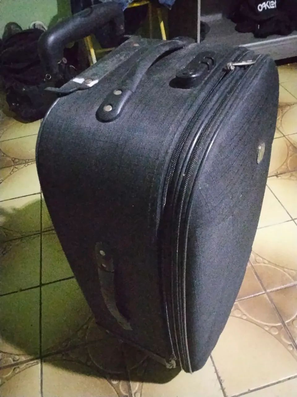 Mala de viagem com rodinhas grande e código para trancar - Foto 2