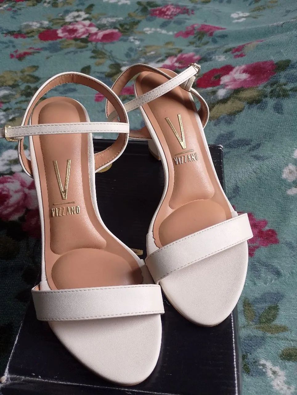 Sandália Vizzano branco off white 