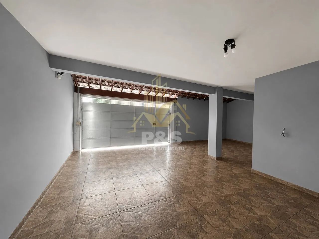 Casa à Venda com 3 dormitórios - Jardim Eldorado - Botucatu/SP