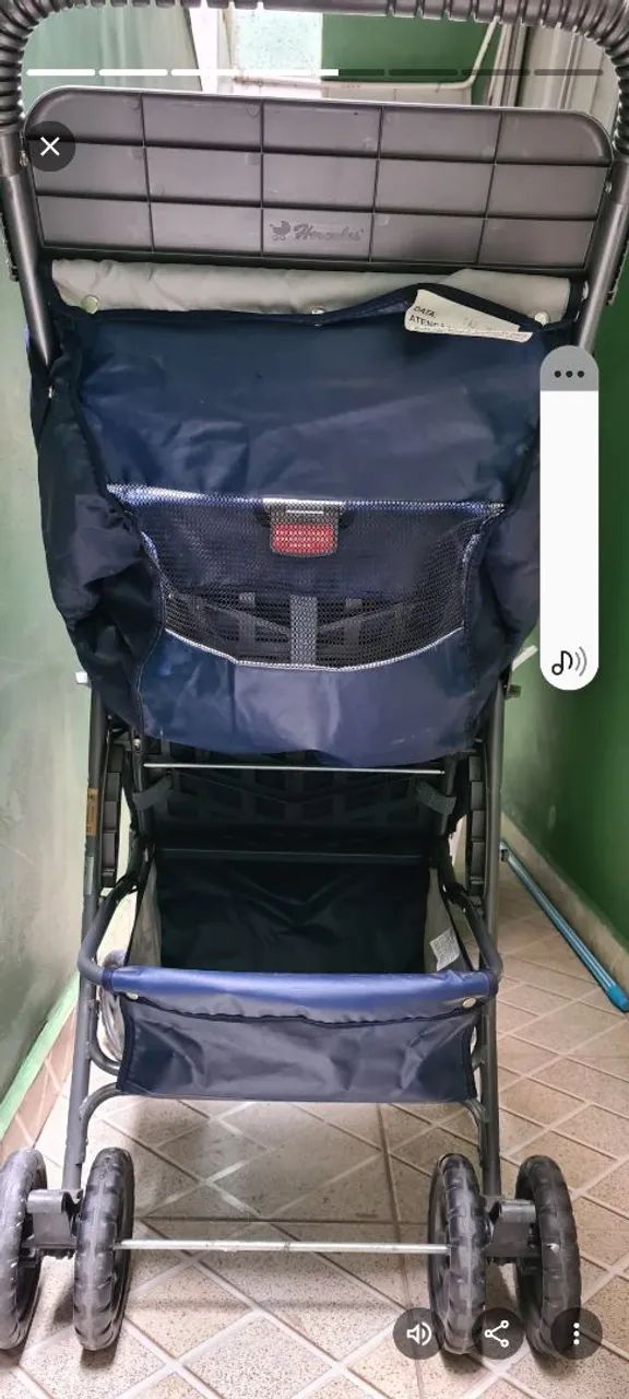 Carrinho de bebê azul  - Foto 4