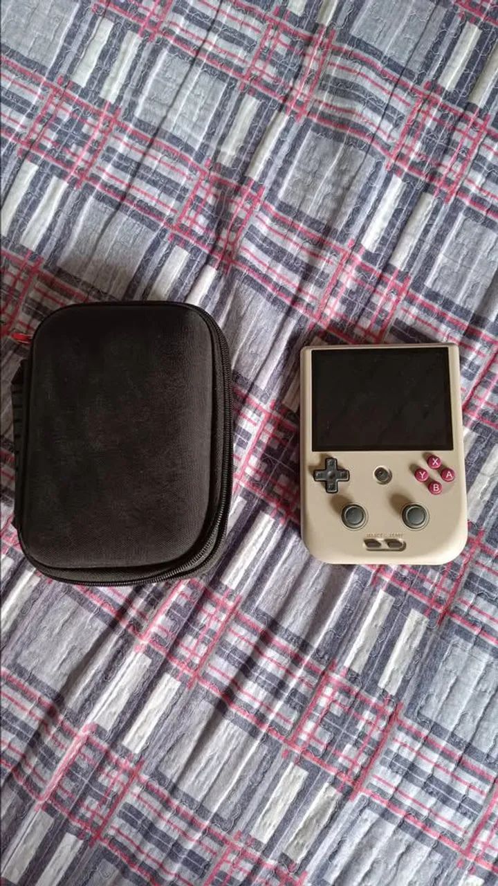 RG405V - Video Game Portátil