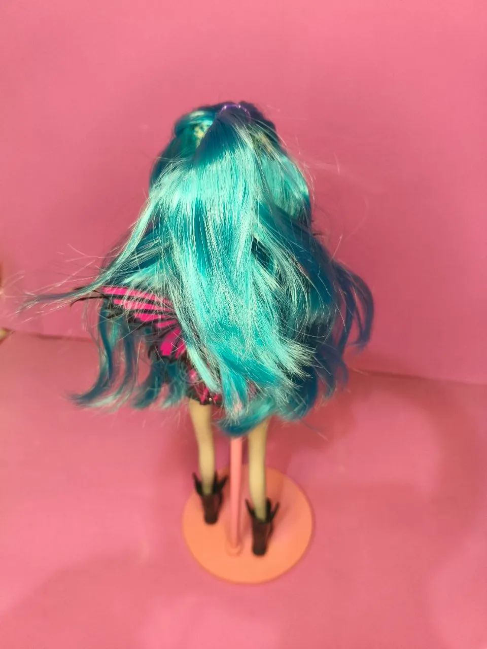 Boneca pixy punks estrela usada com braço de outra boneca  - Foto 6