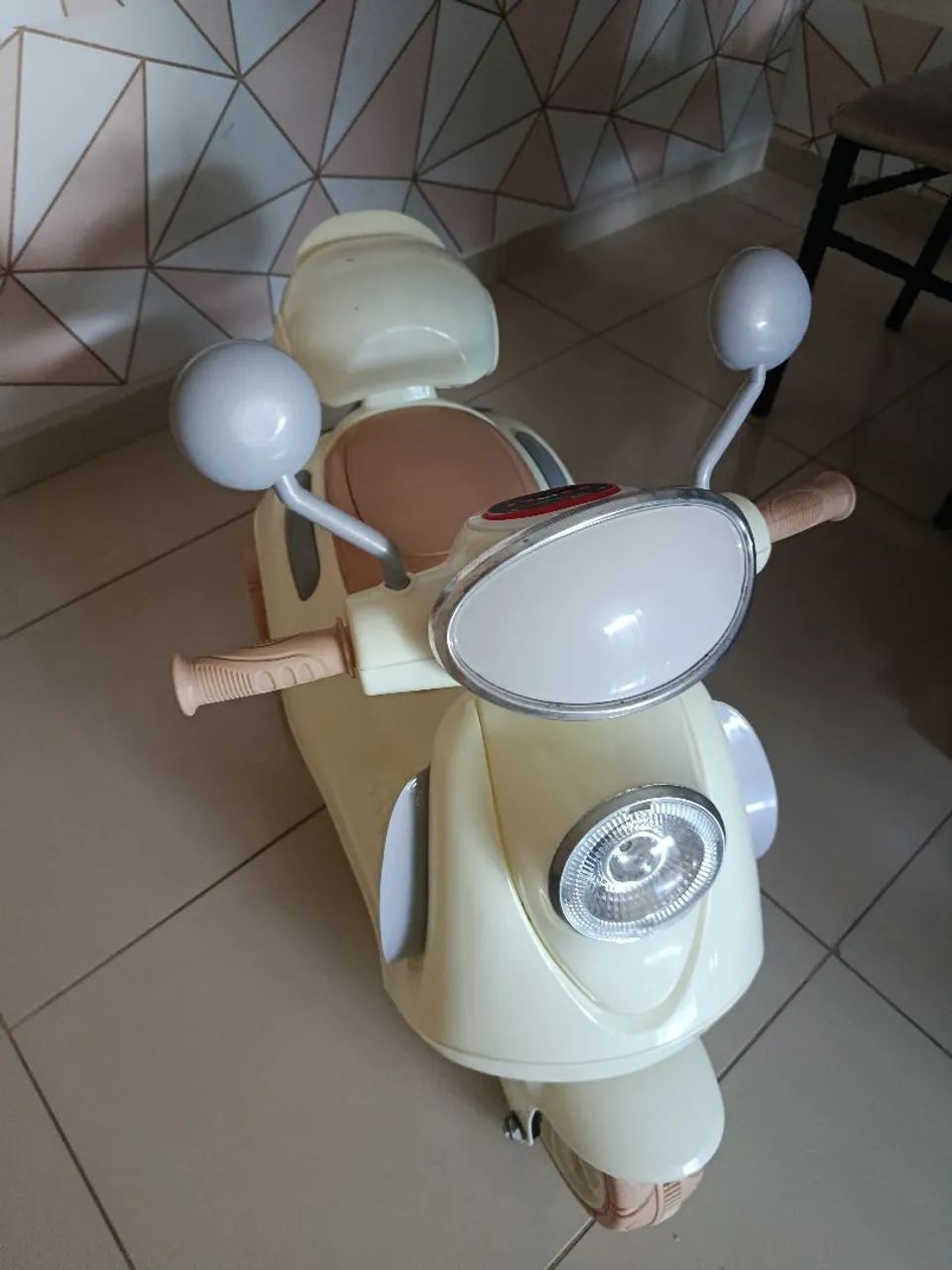 Moto infantil elétrica 