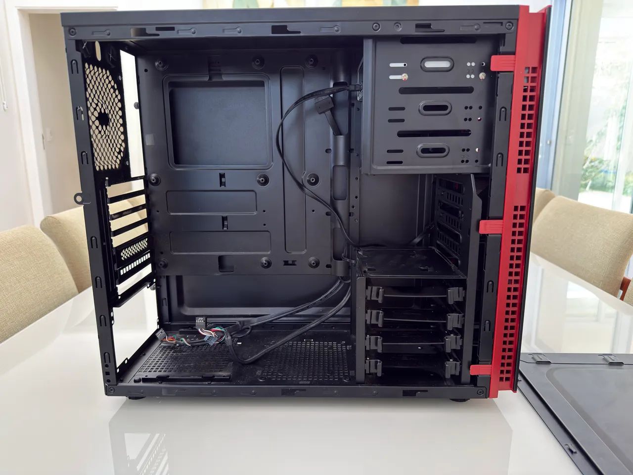 Gabinete Grande Iiyama