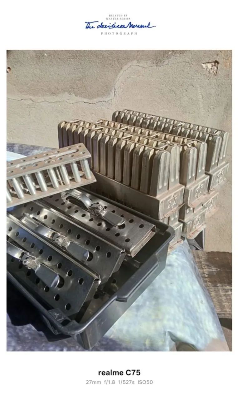 Vende se formas de 28 furos - Máquinas para produção industrial