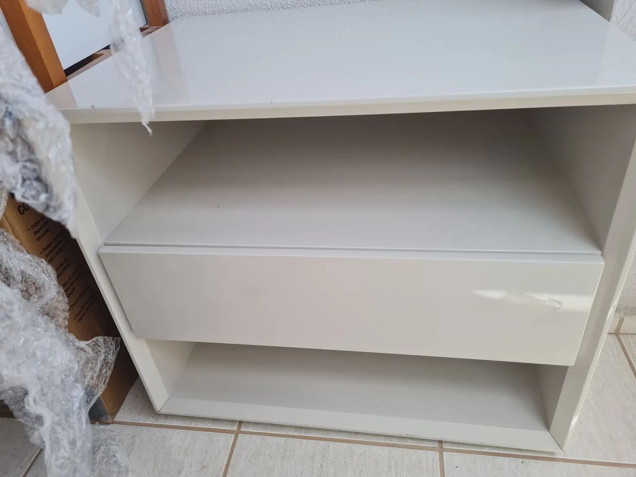 Criado mudo ou mesa de cabeceira 