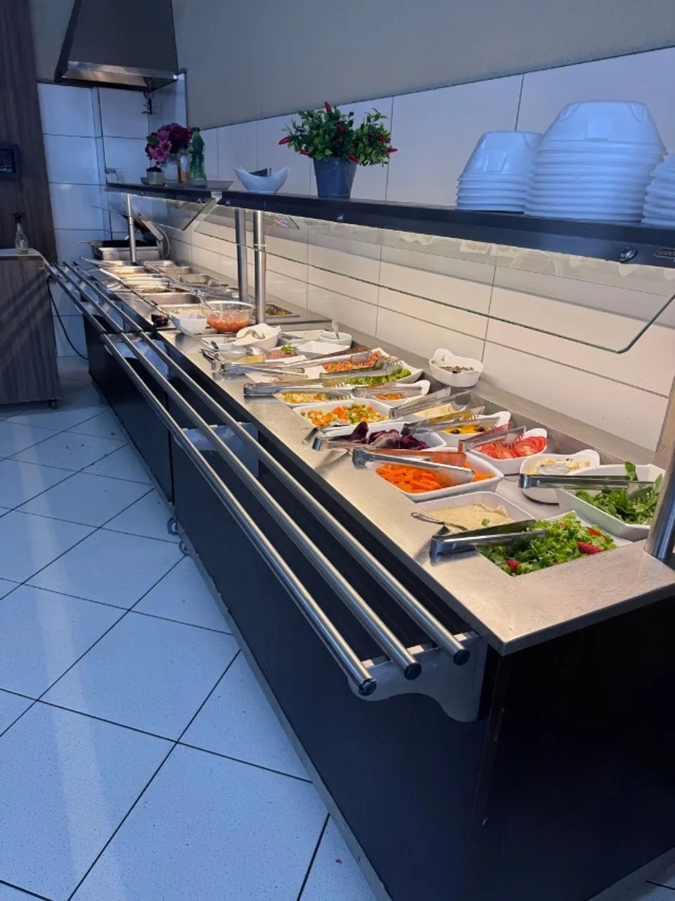 Buffet restaurante quente e frio - Foto 3