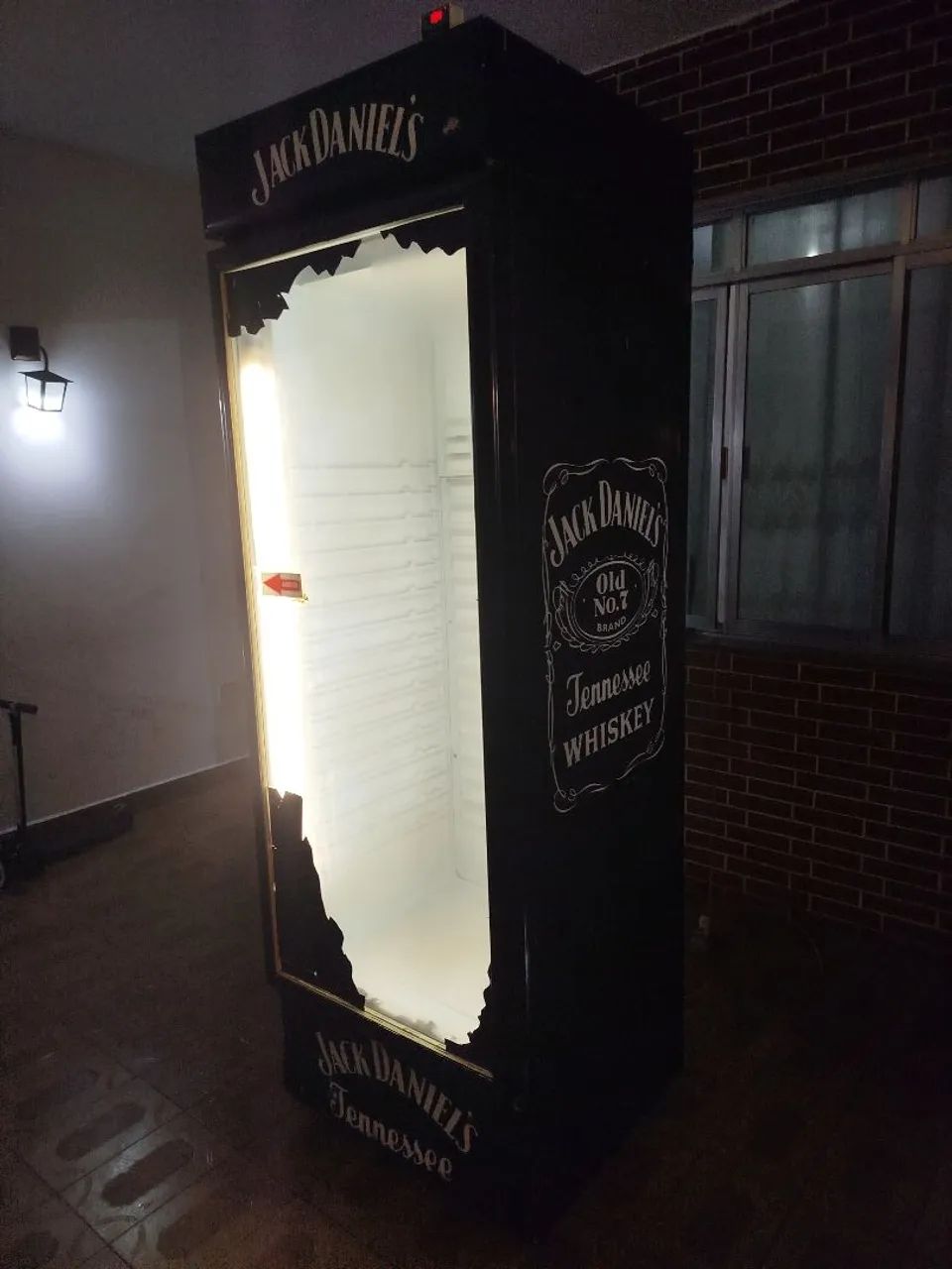 Cervejeira expositora funcionando perfeitamente 