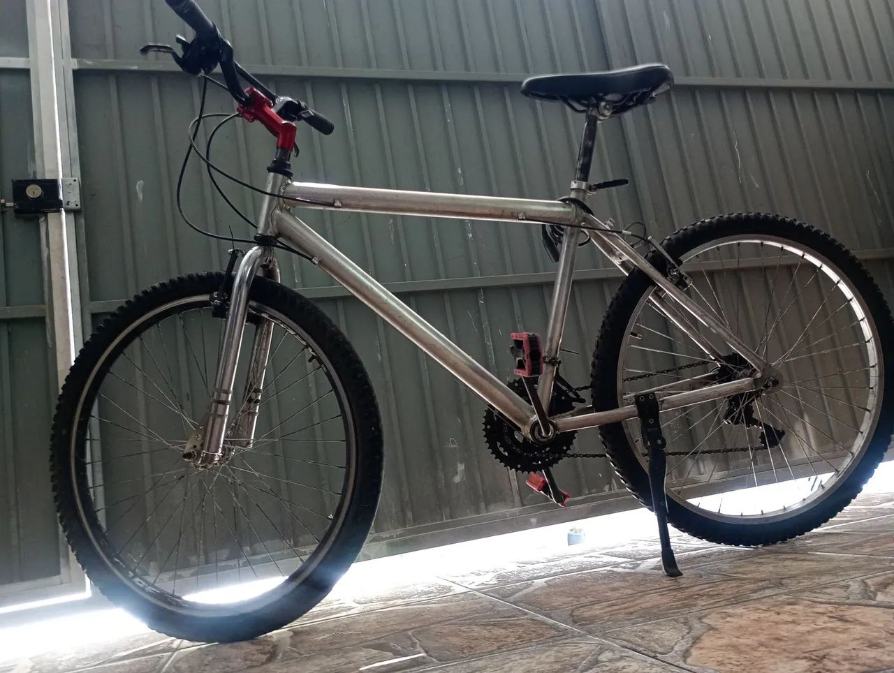 Bicicleta aro 26 em alumínio  - Foto 4