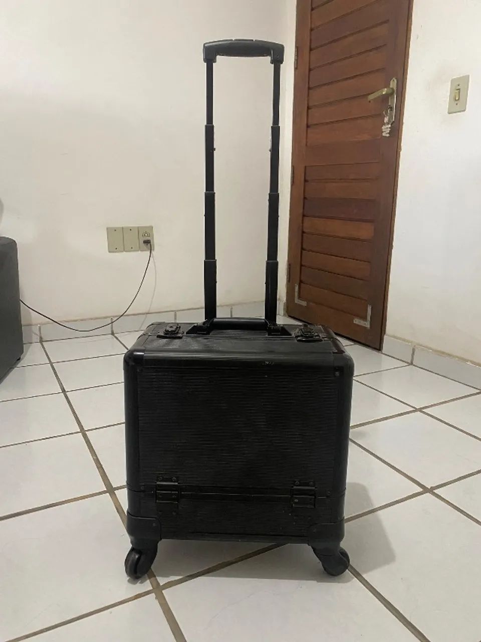 Maleta de maquiagem com rodinhas - Foto 2