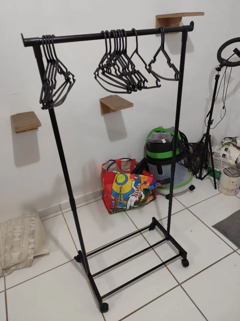 Arara com cabides - Foto 3