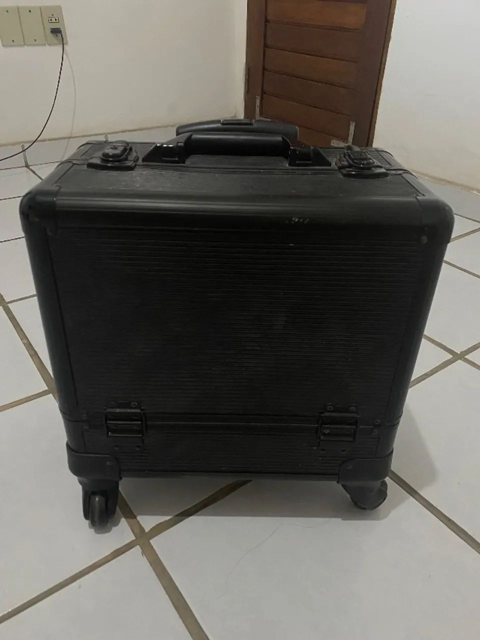Maleta de maquiagem com rodinhas
