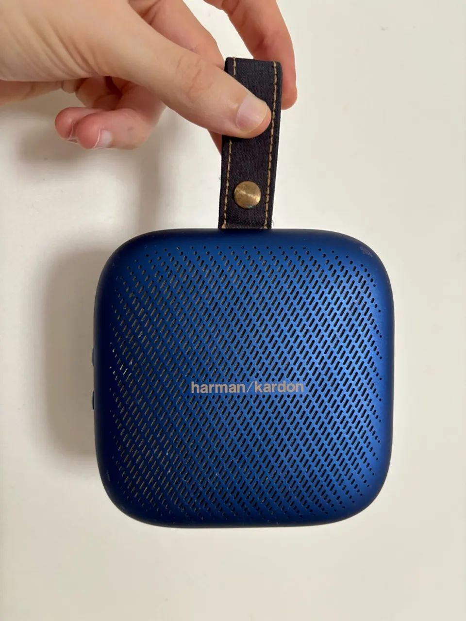Mini caixa de som harman kardon