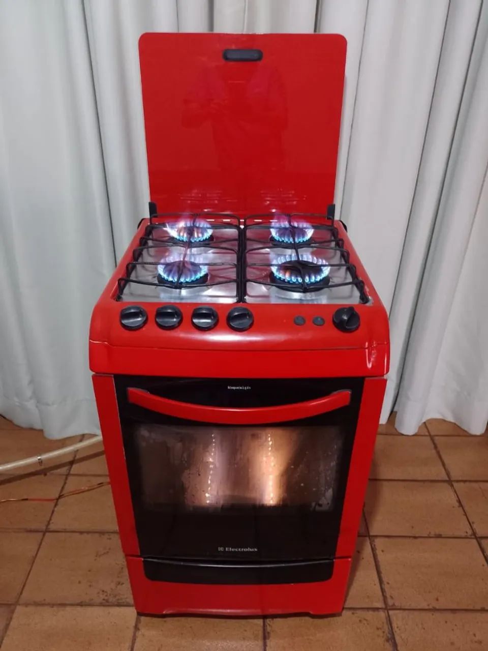 Fogão Electrolux acendimento elétrico envelopado. Funcionando perfeitamente 