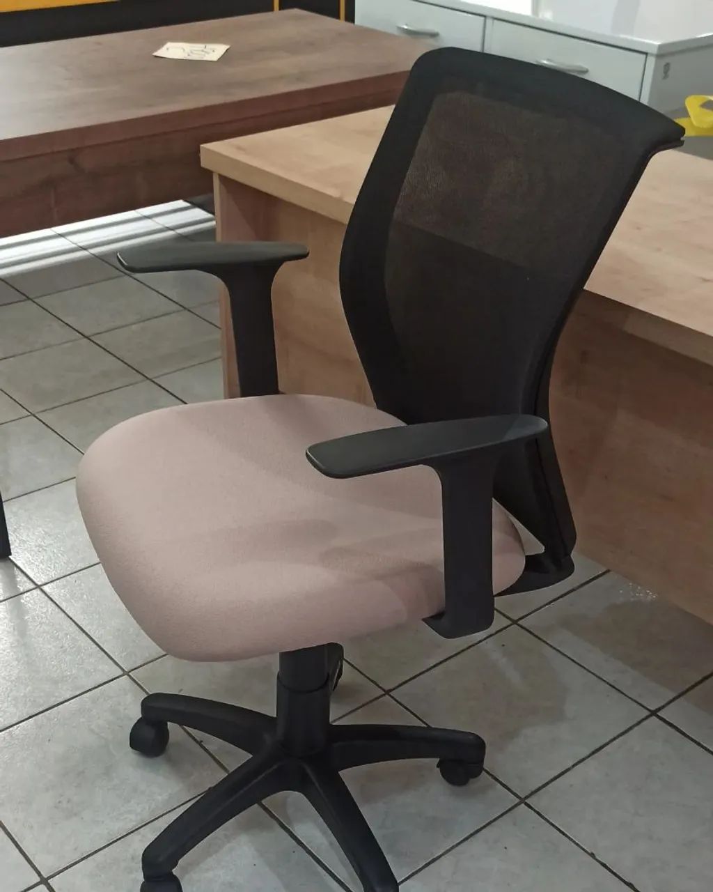 Cadeira giratória executiva  - Foto 2